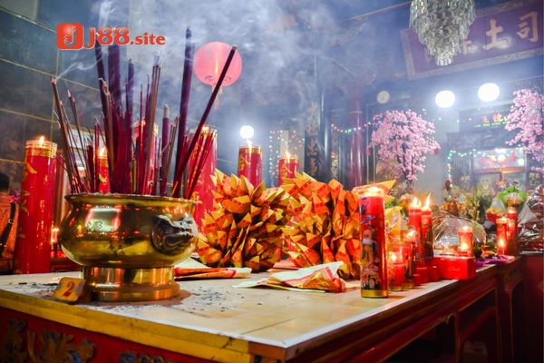 Mơ thấy lửa cháy trên bàn thờ có phải là điềm xấu không