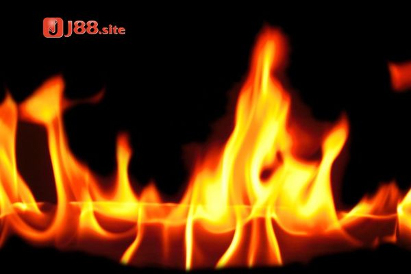 Giải mã nằm mơ thấy lửa đánh con gì?